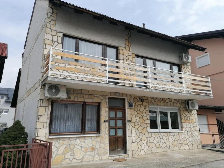 Cozy 1-Bdrm Apt In Dubec, Ideal For Work Or Study Sesvete Dış mekan fotoğraf