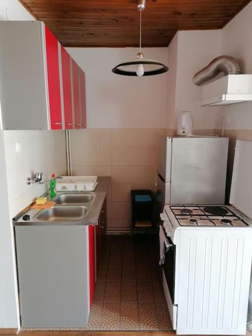 Cozy 1-Bdrm Apt In Dubec, Ideal For Work Or Study Sesvete Dış mekan fotoğraf