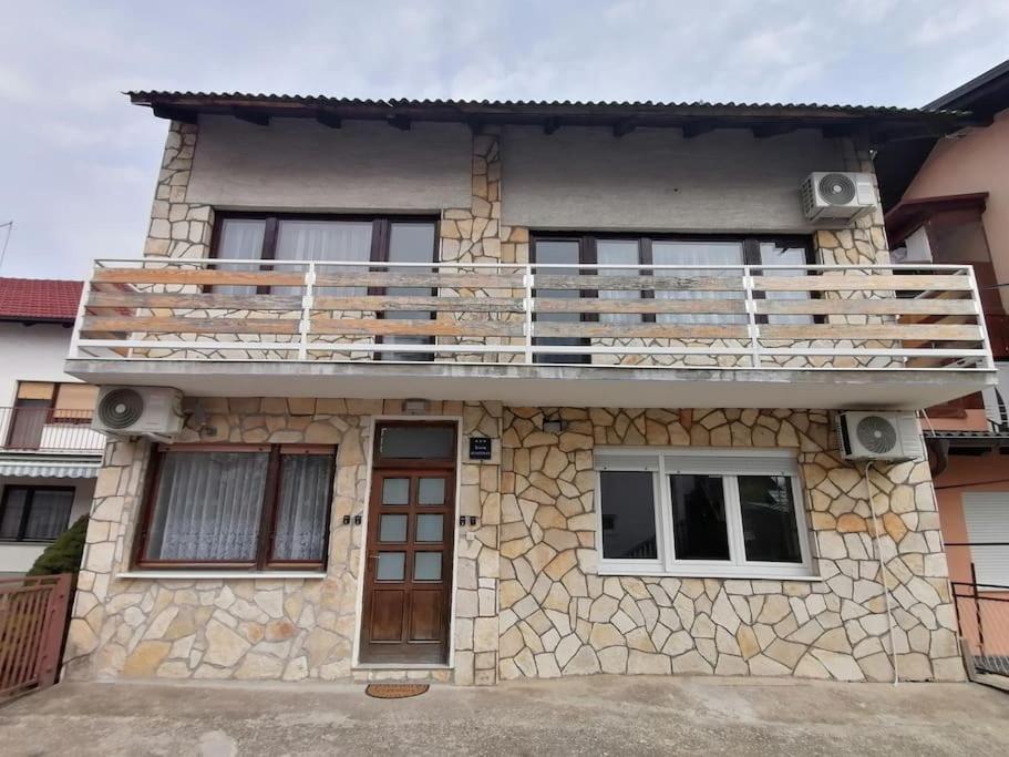 Cozy 1-Bdrm Apt In Dubec, Ideal For Work Or Study Sesvete Dış mekan fotoğraf