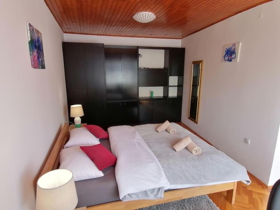 Cozy 1-Bdrm Apt In Dubec, Ideal For Work Or Study Sesvete Dış mekan fotoğraf